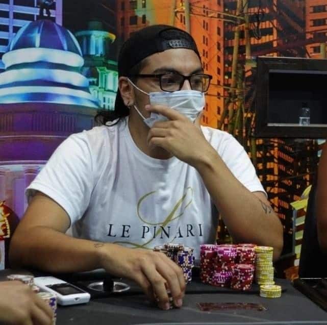 Fonseca alcanzó el podio entre una multitud en las WSOP online