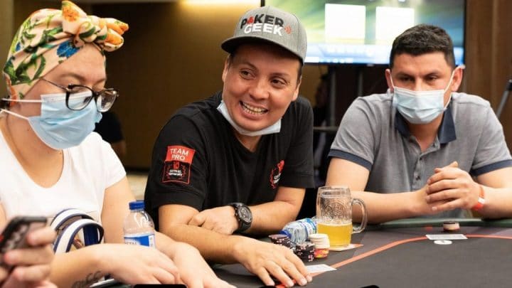 Camargo aprovecha el poker para ponerse en los pies del otro