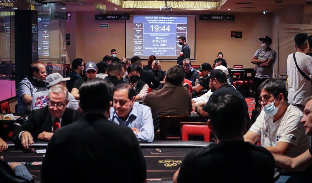 López se adueñó del primer trofeo en el Palace Poker Fest