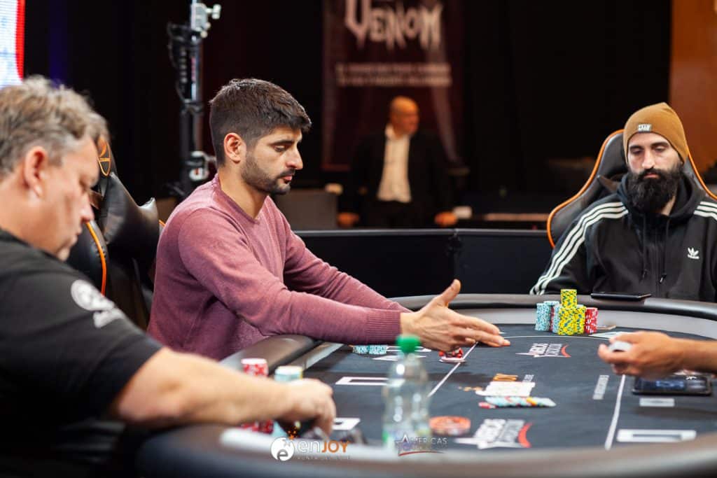Nezhoda puso a hablar inglés a los finalistas del Enjoy Poker Tour
