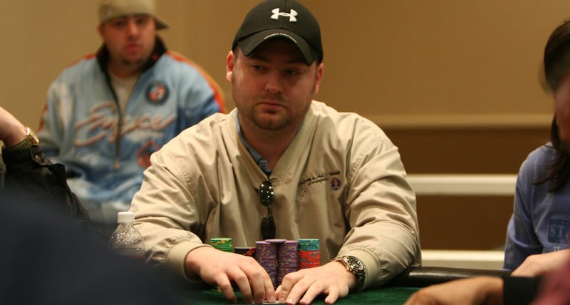 Mike Postle volvió al poker a escondidas y el rechazo no se hizo esperar