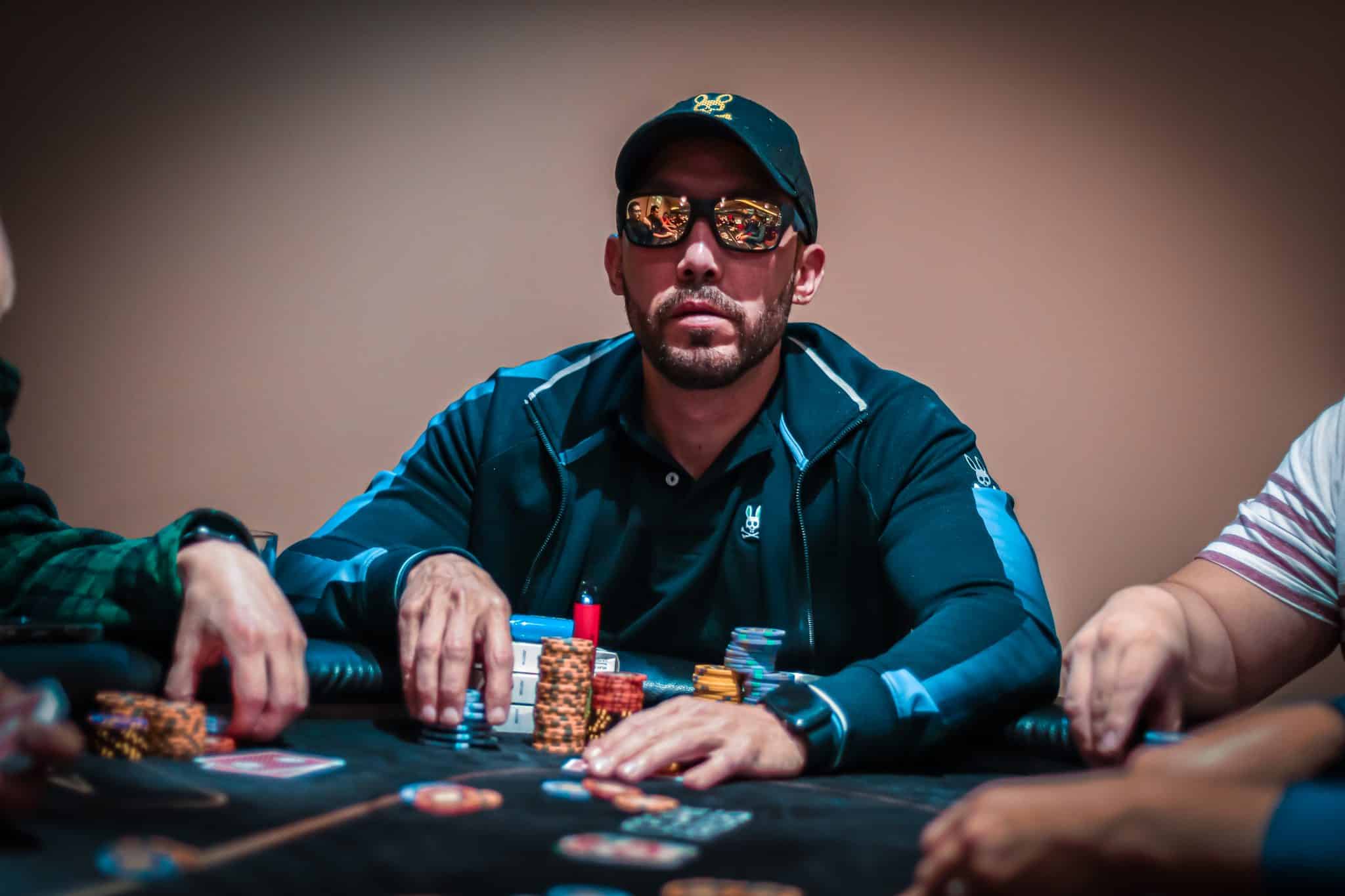 De la Garza arrasó en el Evento Principal de la Palace Poker Cup durante el vuelo 1C.