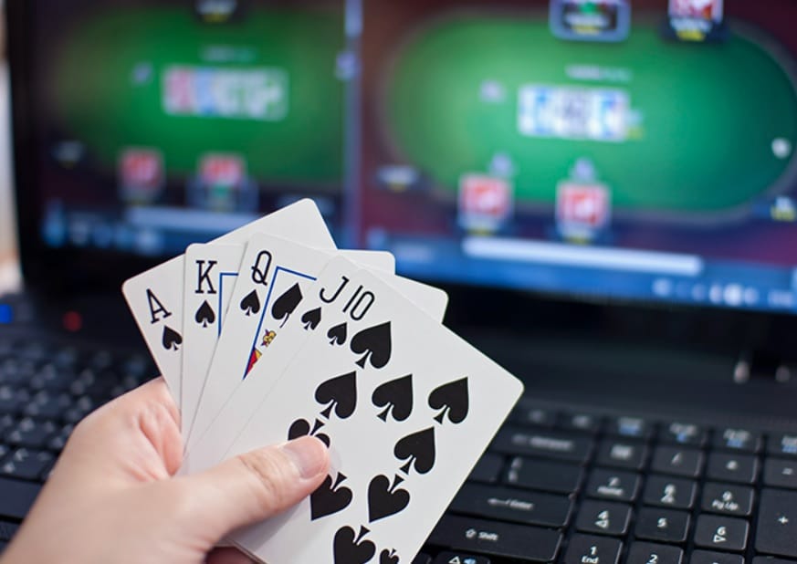 Poker en vivo vs poker en línea. Pros y contras de cada modalidad (Parte I)