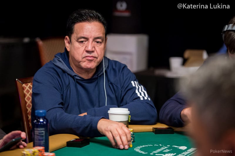 Luis Velador pelea por un brazalete WSOP en el evento #25: entre los 21 mejores ya asegura US$18.000