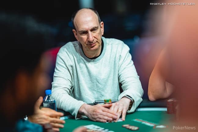 Luis Velador pelea por un brazalete WSOP en el evento #25: entre los 21 mejores ya asegura US.000