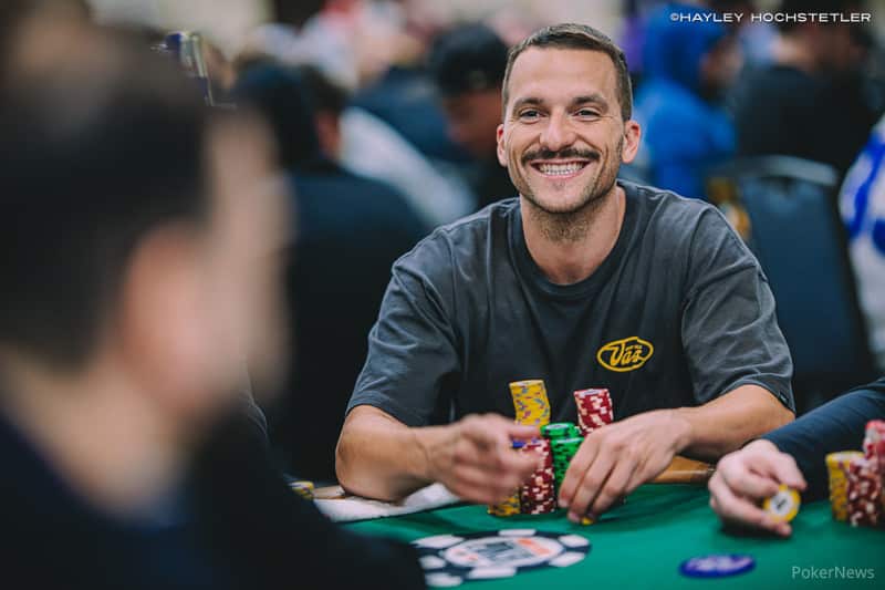 Duek va tras sus pasos del último verano y ya está al frente de los latinos en el Día 4 del Evento Principal de las WSOP 2023