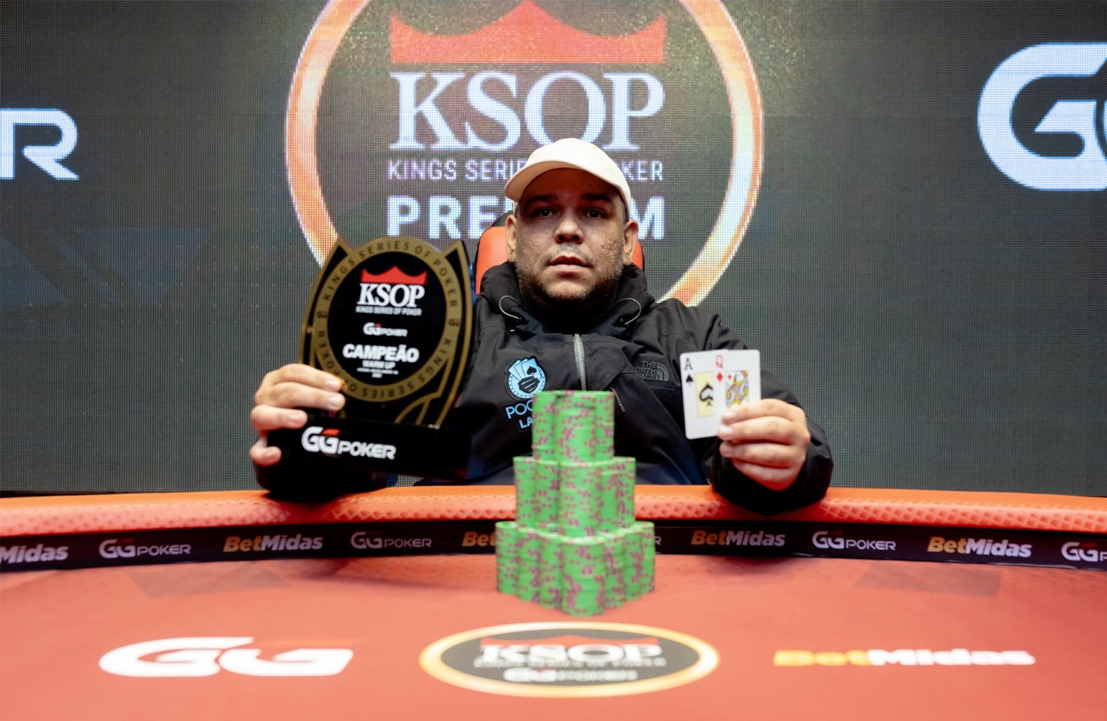 Azevedo hizo respetar la casa y levantó el trofeo de campeón del Warm Up en las KSOP GGPoker Premium