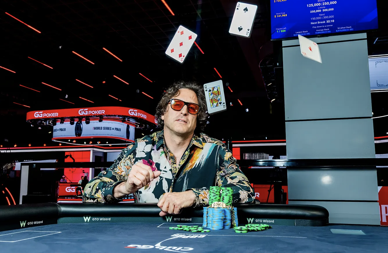Del ajedrez al brazalete: Michael Casella conquista su primer brazalete de la WSOP.