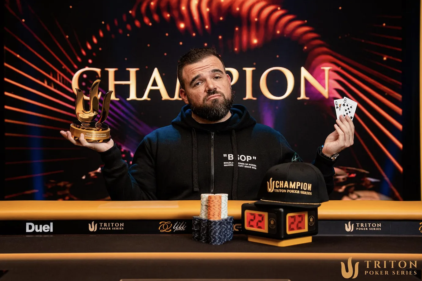 Pedro Padilha rompe la barrera en Triton: primer título y US$1,4 millones en Jeju