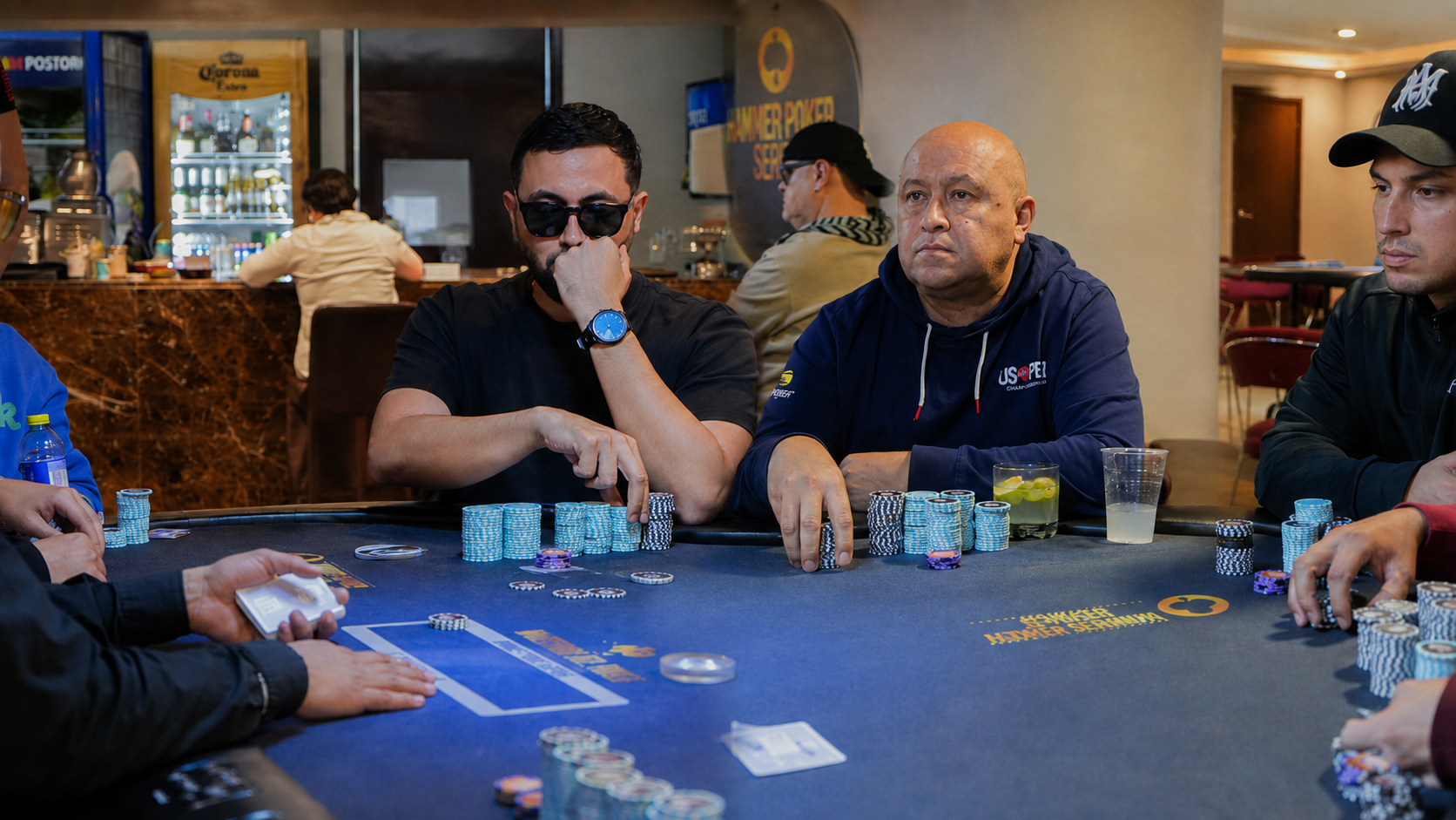 Diego Mora y Juan Andrés Robles lideran el Día 1A del Main Event de las WPS