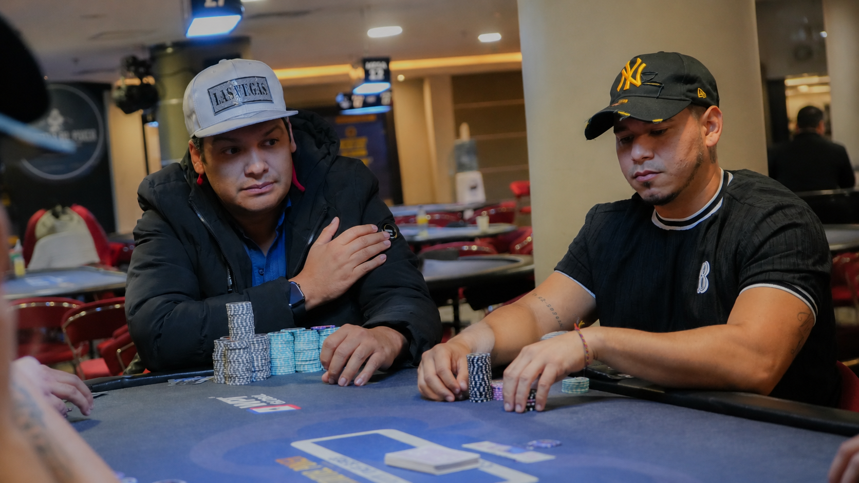 Óscar Daza y Víctor Balza lideran el Día 1C del Main Event de las WPS