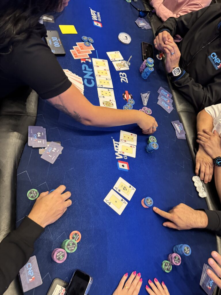 Cuando el A-3 le torció el brazo a los ases: la mano que marcó la noche – CNP – Main Event 200K, Día 2 – CNP Panamá