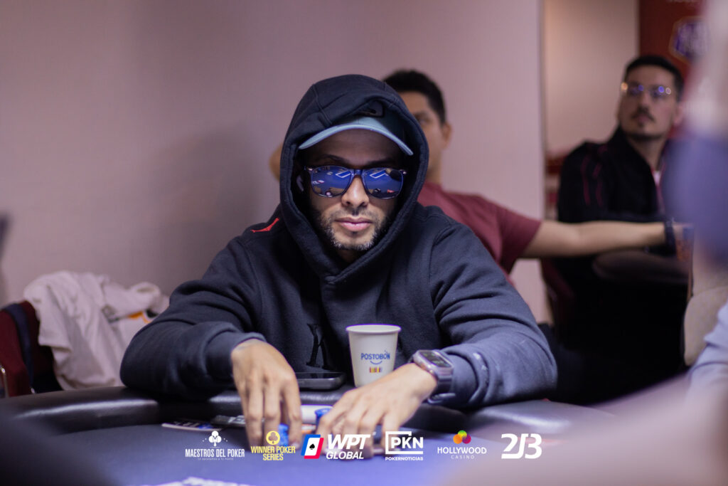 Primer eliminado de la mesa final – Súper High Roller, Día 2 – WPS 1 Millón de USD GTD