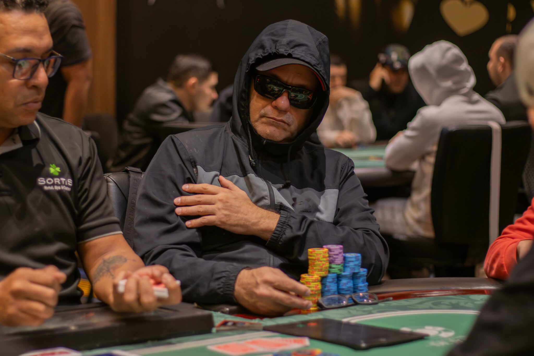Raymond Pérez manda con 2,1 millones rumbo al Día Final del Main Event del Jackies Poker Tour
