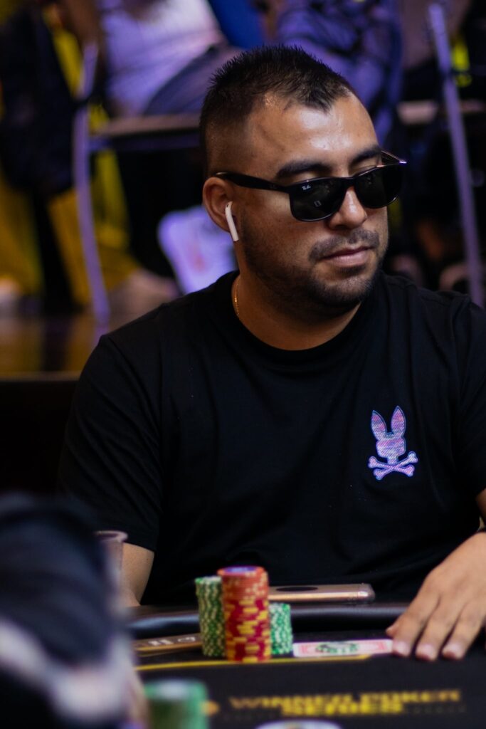 6º lugar: Juan Sebastián De Villa – CO$17.000.000 (US$4.250) – High Roller 200M – WPS 2024 Medellín – Winner Poker Series 800M Medellín 2024