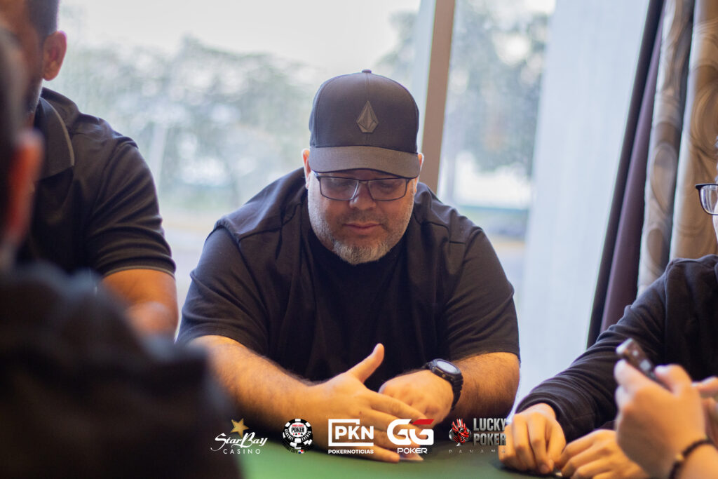 Roldán lidera el Día 1D del Lucky Poker Panamá