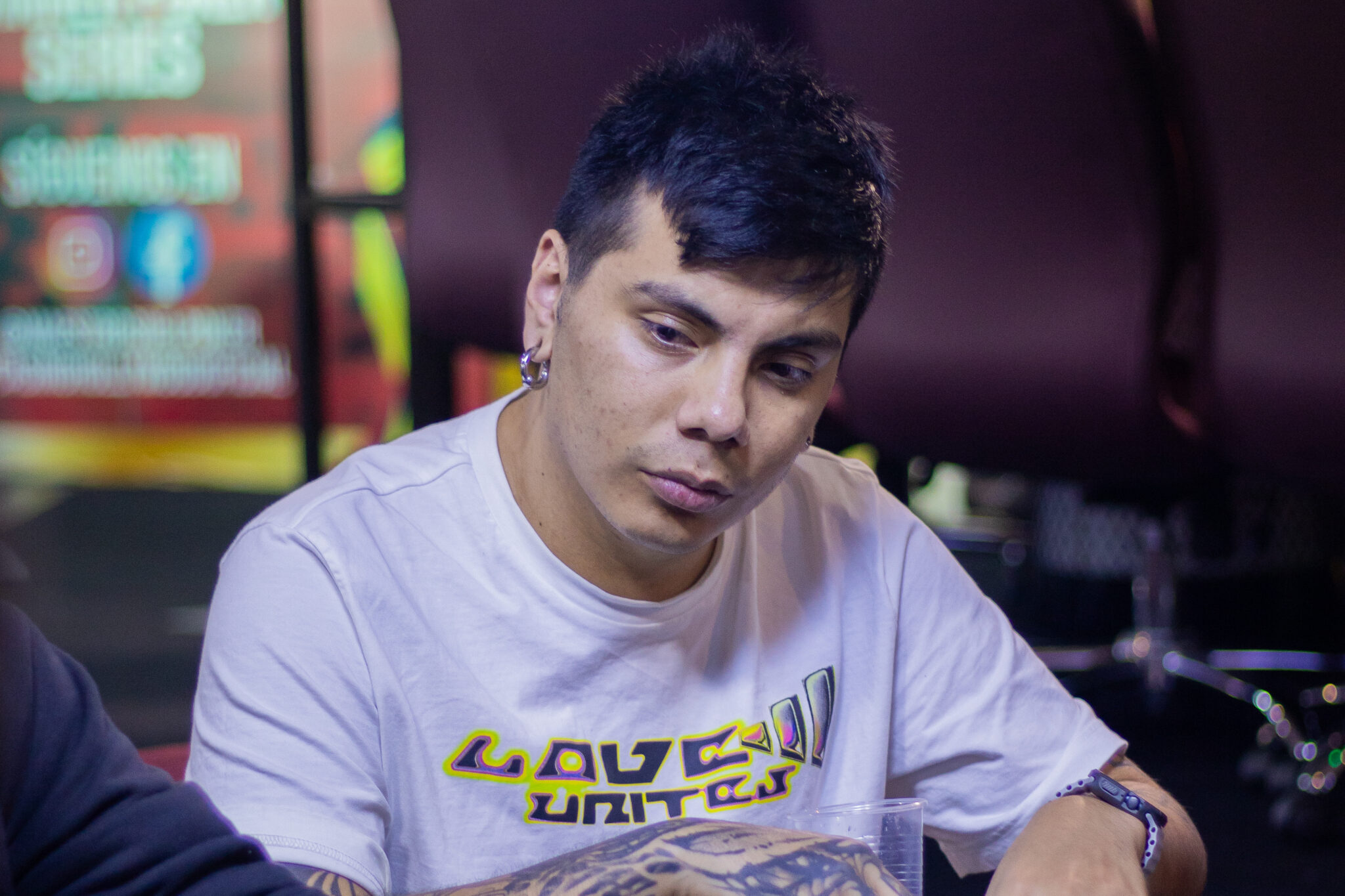 Fonseca templó el ritmo en el Día 2 y marca el paso hacia la mesa final entre los Reyes del Poker