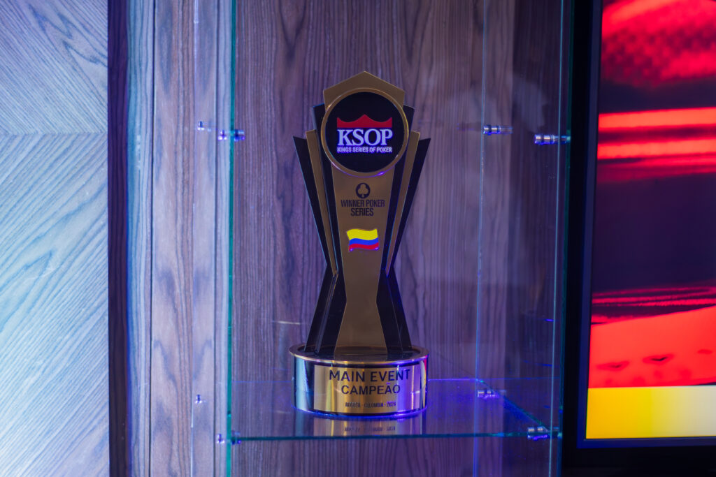 Fonseca templó el ritmo en el Día 2 y marca el paso hacia la mesa final entre los Reyes del Poker