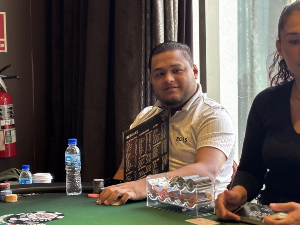 Osorio liga en el river y cobra – Main Event 100K GTZ, Día 1G – Lucky Poker Panamá