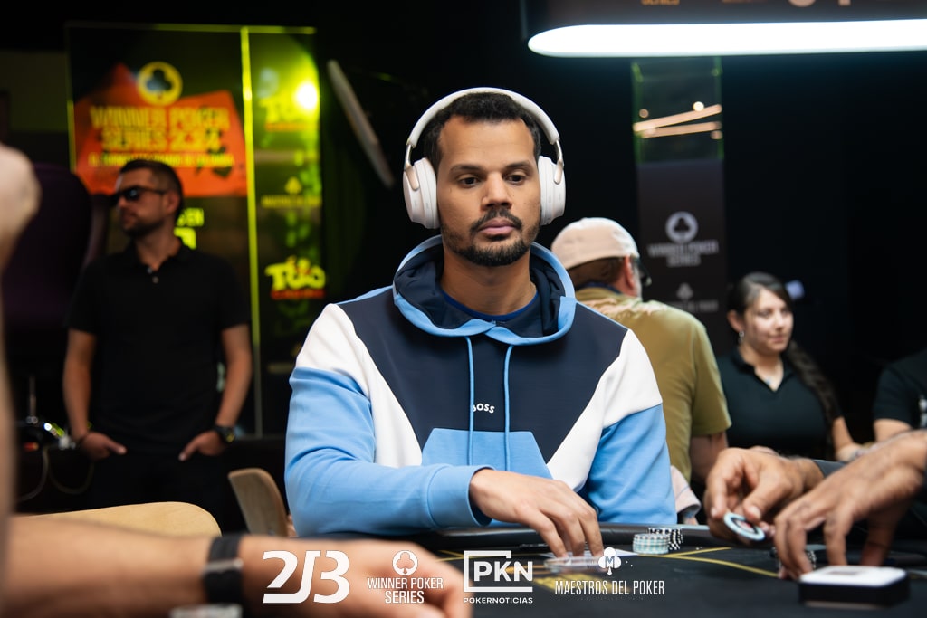 Guerrero y Velasco le dieron comando foráneo al vuelo inicial, en el torneo central para los Maestros del Poker, en Medellín