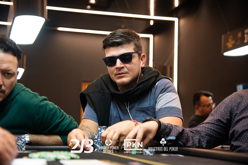 Hincapié mantuvo el dominio local entre los Maestros del Poker, con su liderato en el vuelo 1B del Open