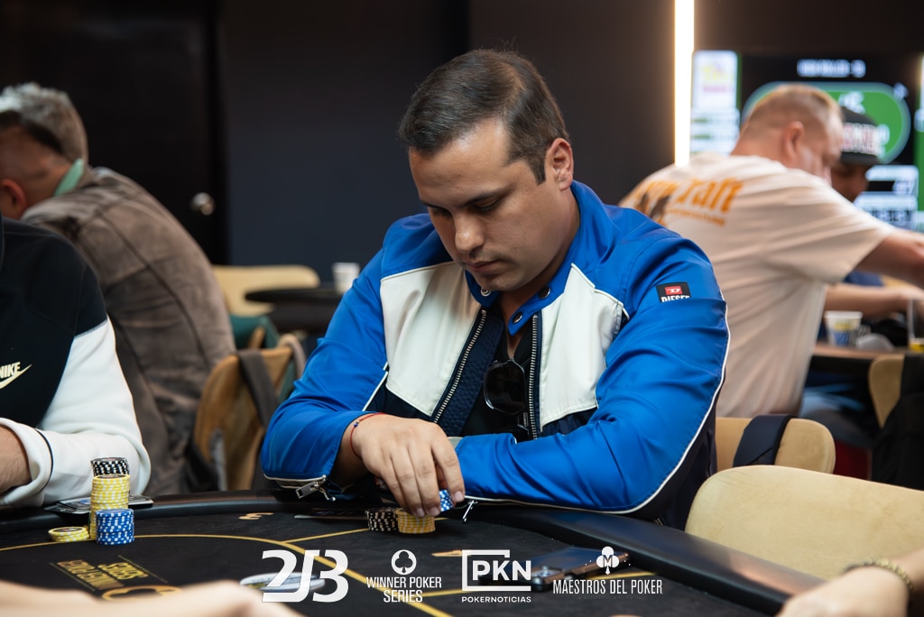 Barrios llegó una rueda adelante, en una jornada con stacks muy parejos entre los Maestros del Poker