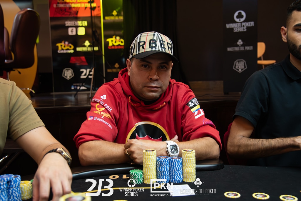 Barrios llegó una rueda adelante, en una jornada con stacks muy parejos entre los Maestros del Poker