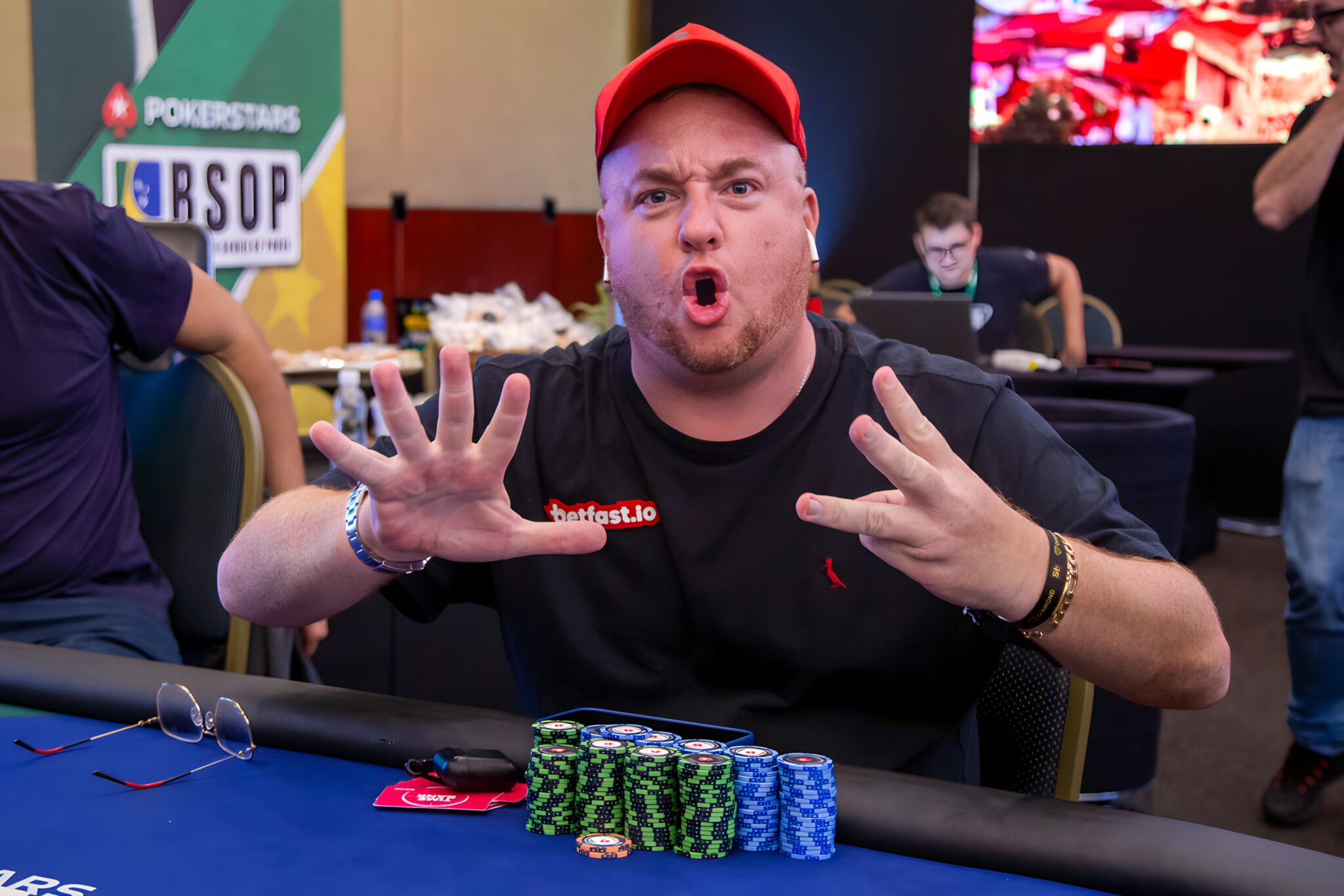 Léo Rizzo lidera el Main Event de las KSOP GGPoker Premium con 24 jugadores en el día 4