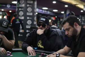 Jugadores destacados en acción. – Evento Principal – LAPT Mexico, Día 1C