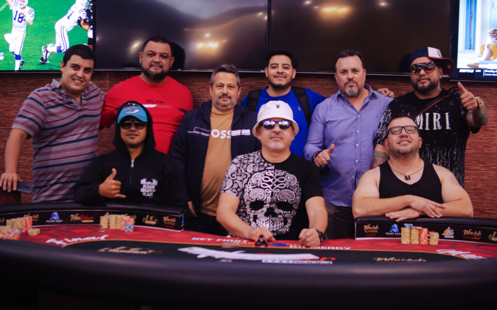 El trofeo del High Roller se quedó en casa: Manuel López se quedó con el trofeo más MXN5.000 de premio.
