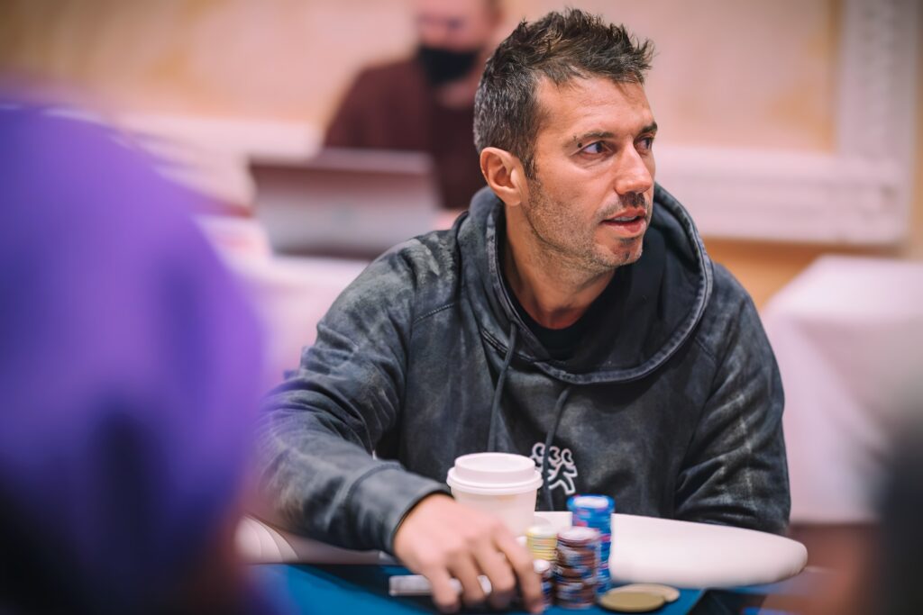 Betbesé lleva la voz líder en el cuarteto latino que avanza por los premios mayores del WPT Prime Championship