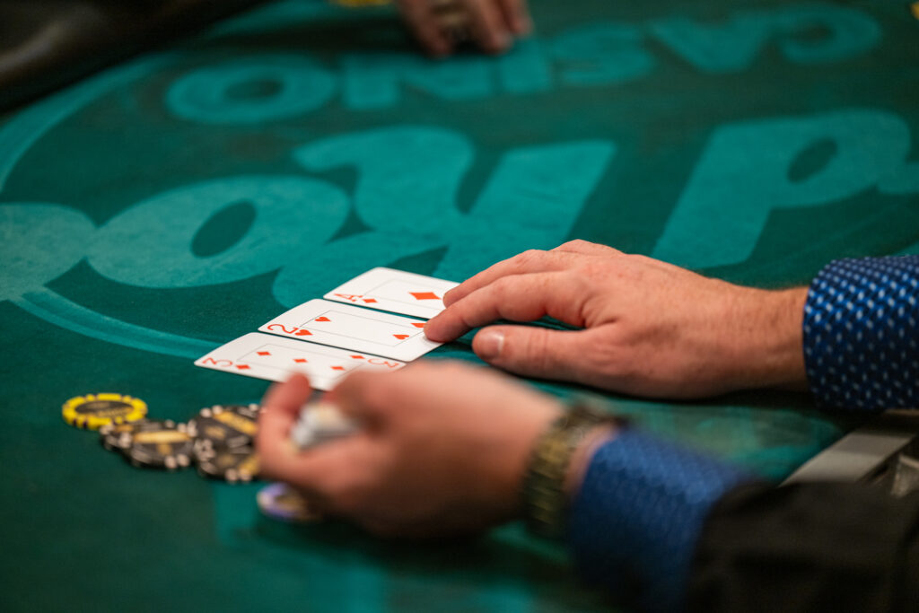 Frank Stepuchin lideró el Día 1A del WPT NLH Championship Rock N´ Roll Poker Open