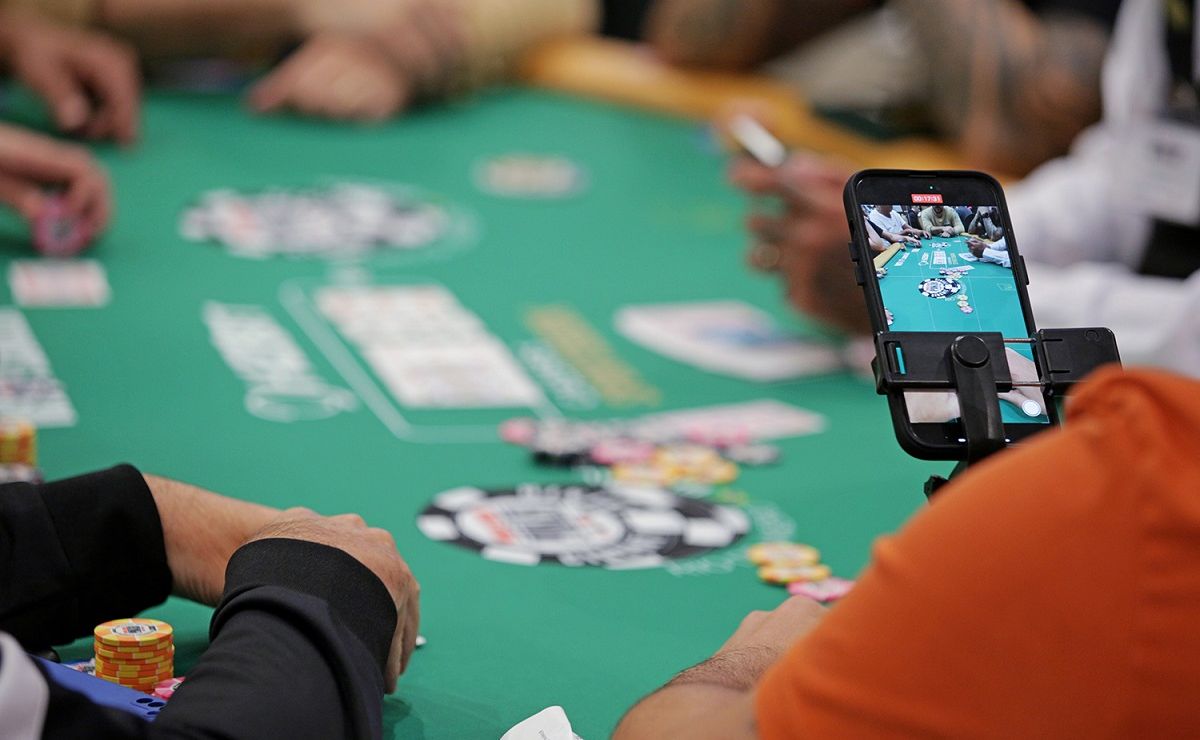 La WSOP prohíbe el uso de celulares y dispositivos electrónicos en las etapas finales de los torneos