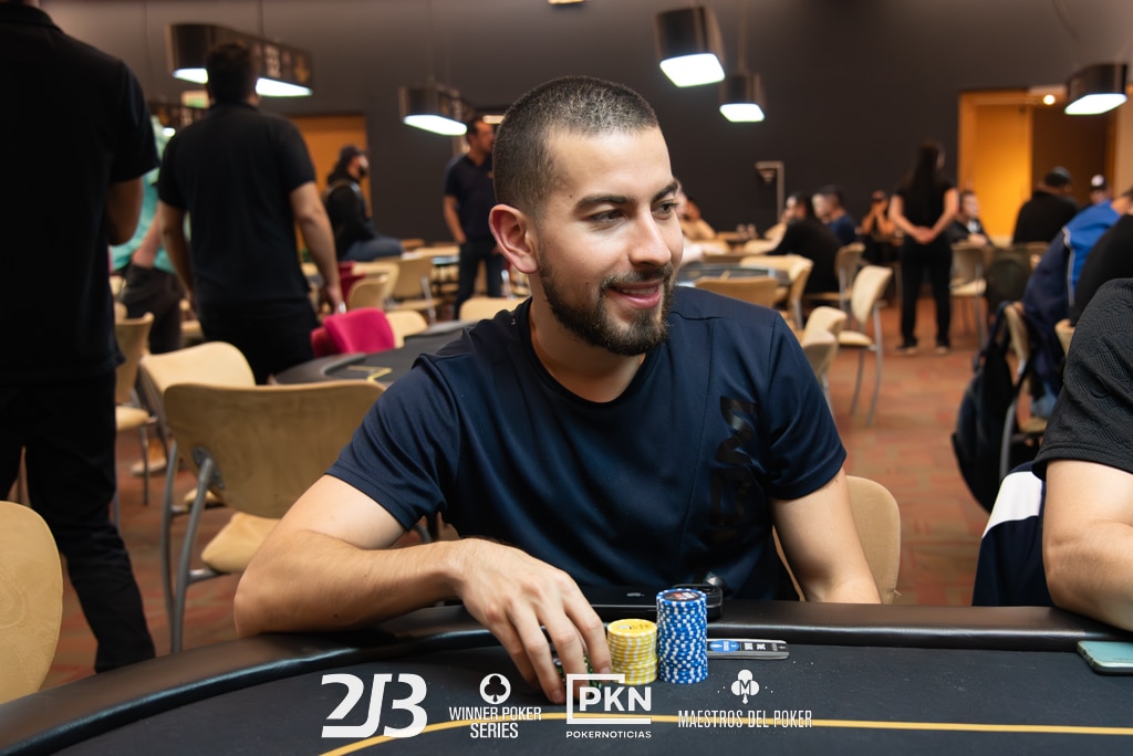 Barrios llegó una rueda adelante, en una jornada con stacks muy parejos entre los Maestros del Poker