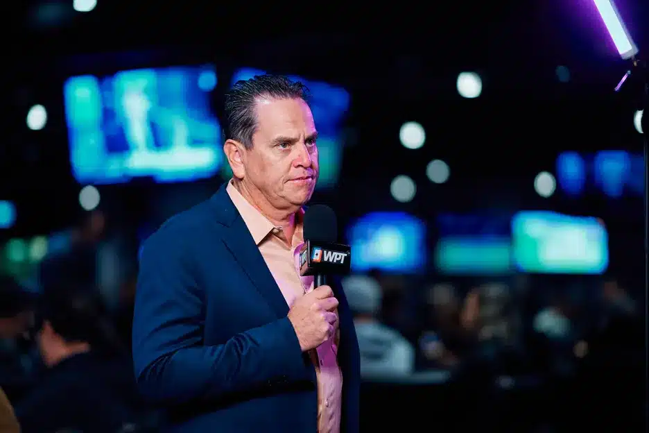 Matt Savage propone modificar regla: cualquier persona presente puede señalar al ganador de una mano
