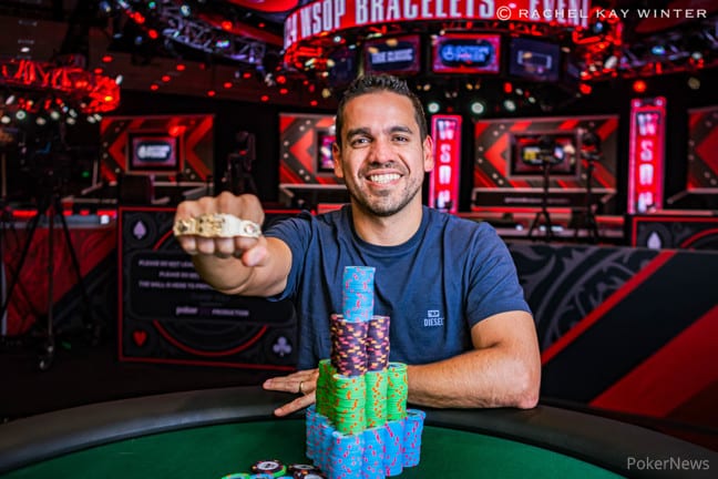 Manzano se convirtió en el primer chileno que alcanza un brazalete de campeón en la Serie Mundial de Poker