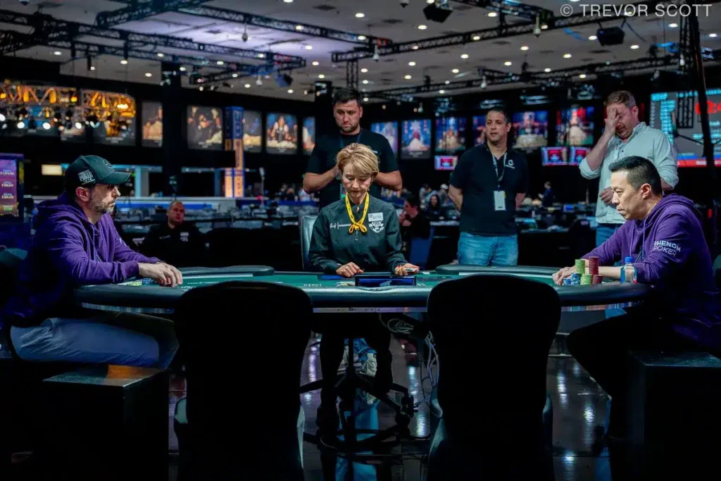 Roberts fue finalista del US.000 Razz Championship y sigue sumando en Las Vegas