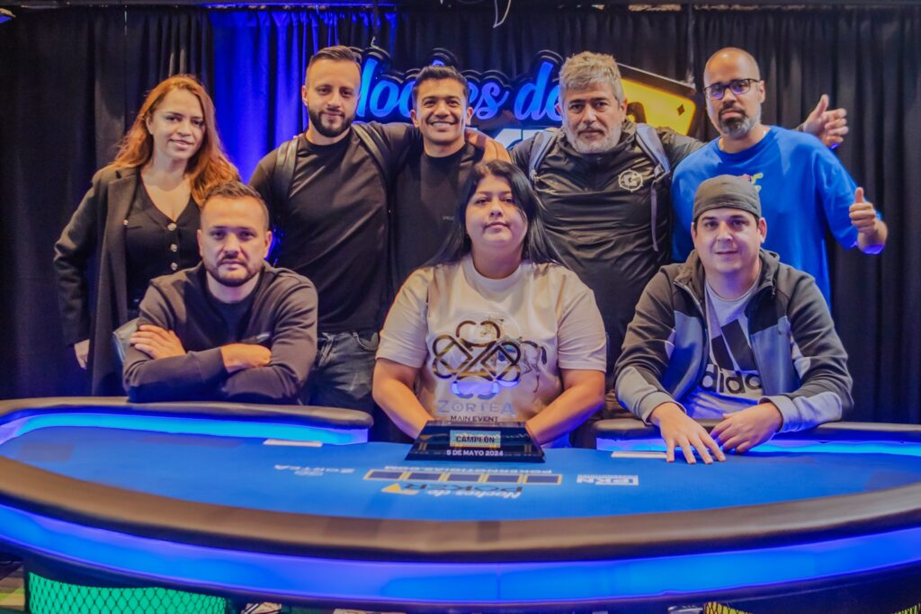 Bernal lleva la ventaja en la carrera por el trofeo del Evento Principal en el Zortea Poker Open