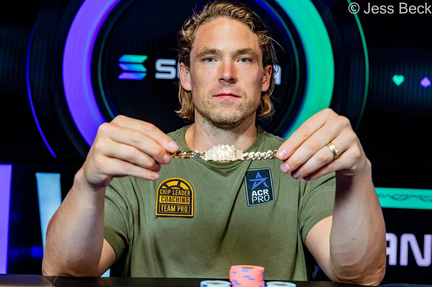 Alex Foxen arrasa en el $10,000 Super Turbo Bounty y gana su cuarto brazalete de las WSOP 2026