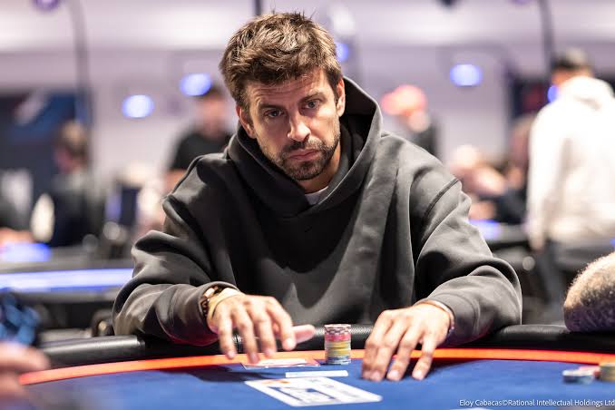 Gerard Piqué supera el Día 1B del Main Event de la WSOP entre poker, fichas y Mundial