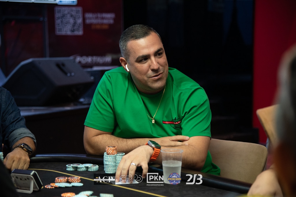 10° lugar: Agustín Navia (Ecuador) – Main Event – Abierto Panamericano de Poker, Main Event Día Final