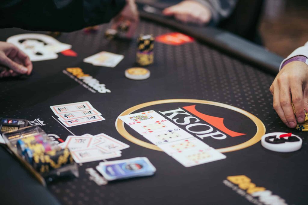 Léo Rizzo lidera el Main Event de las KSOP GGPoker Premium con 24 jugadores en el día 4