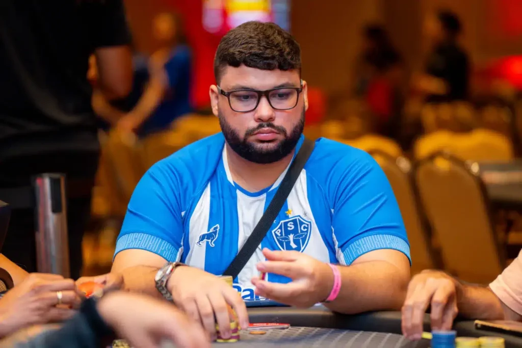 Gonzalo Dalbes supera un revés y avanza al día 2 en las KSOP GGPoker RJ: El «JJ Maldito» no lo deja fuera
