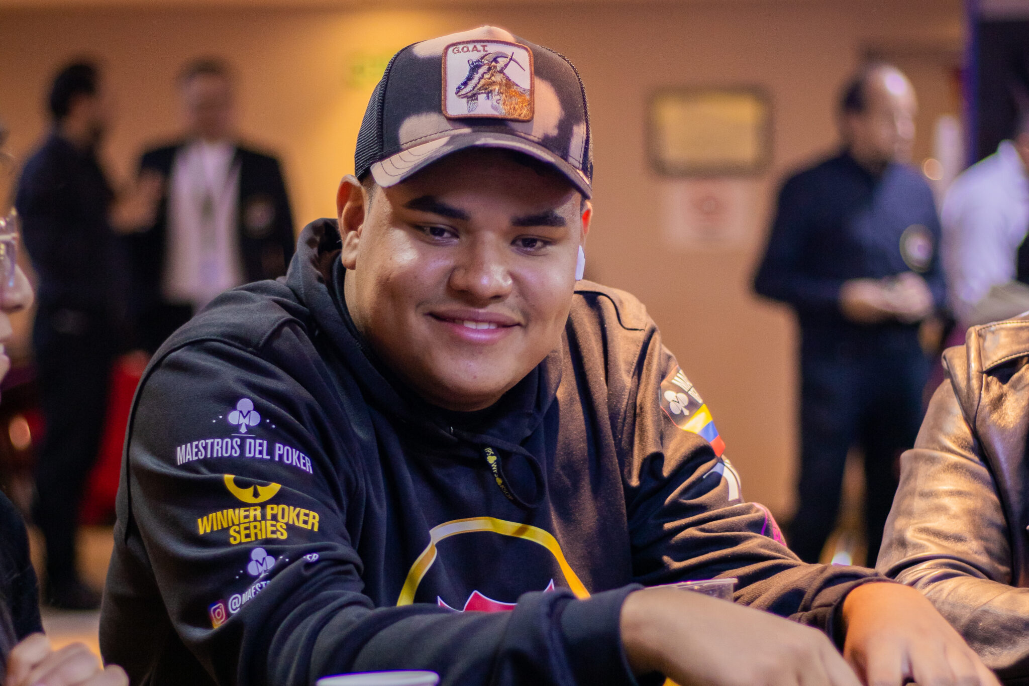 Ávila picó en punta en busca de la primera corona entre los Reyes del Poker en Bogotá