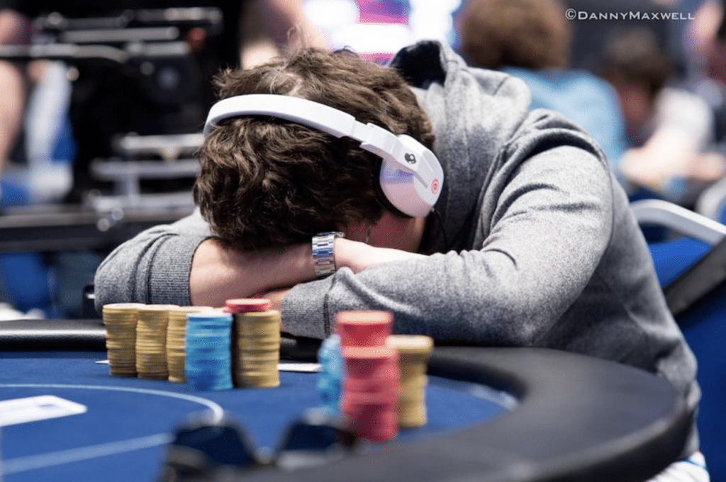 Vivir de torneo en torneo: la realidad detrás del sueño de ser jugador profesional de poker