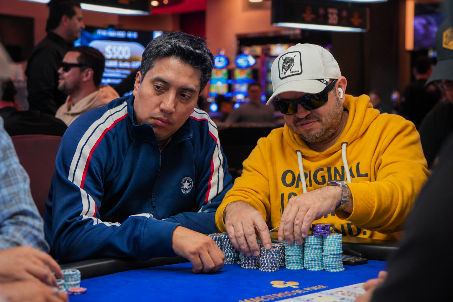 Carlos Velazco y Ramiro Molina lideran el Día 1B del Main Event WPS Medellín