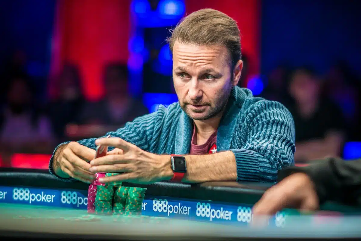 Negreanu vuelve a rozar la historia: Seire le corta el camino hacia su noveno brazalete WSOP