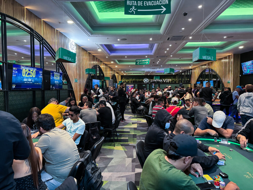 Carrasco fue el guía del vuelo 1C del Zortea, cuando llegó el momento del aterrizaje – Evento Principal – Zortea Poker Room – Festival Zortea Poker Room