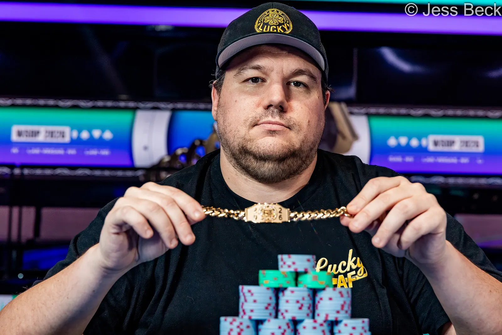Shaun Deeb alcanza su noveno brazalete y mete presión en la carrera histórica de la WSOP